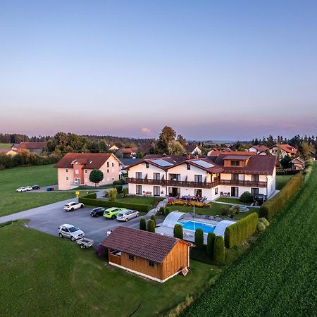 Pension Ambros Buchlberg Exterior photo
